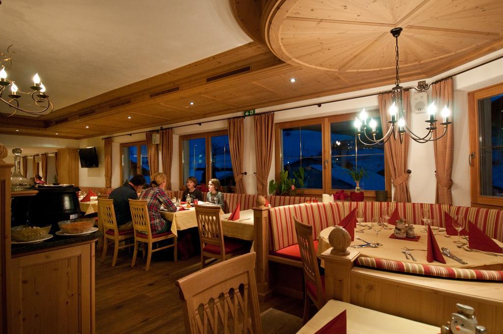 Gasthof Alpenblick Tobadill Екстериор снимка